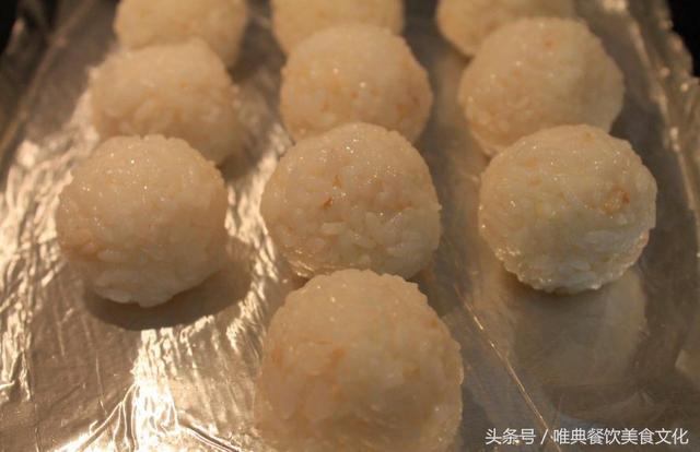 真的要把剩飯扔了？NO！——剩飯大變身——日式風味飯團