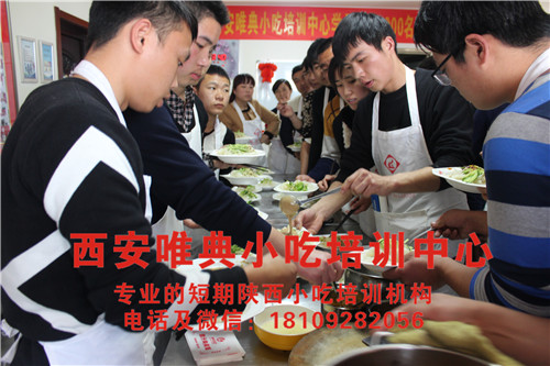 賣涼皮賺錢嗎，靠賣一碗涼皮月入3萬(wàn)