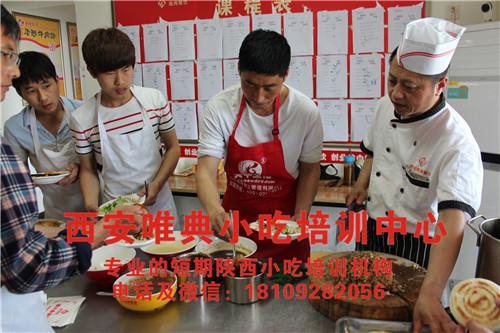 賣涼皮賺錢嗎，靠賣一碗涼皮月入3萬(wàn)
