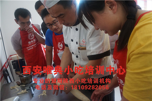 為什么老潼關(guān)肉夾饃手工餅比機(jī)器速凍餅好吃