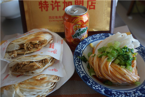 肉夾饃涼皮培訓(xùn),正宗陜西涼皮制作方法,陜西肉夾饃涼皮培訓(xùn)