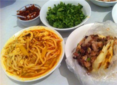 陜北豬頭肉夾饃.jpg