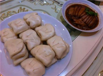 荷葉餅夾條子肉.jpg