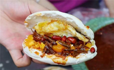 蛋菜夾饃