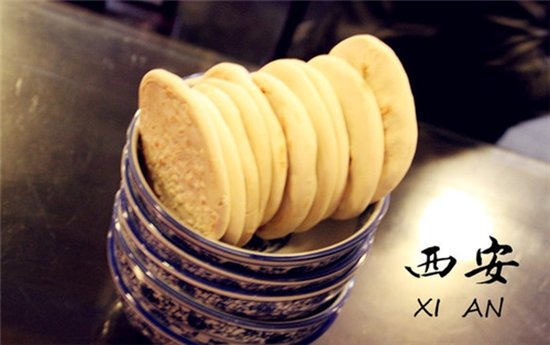 白吉饃、托托饃和電烤餅的區別及歷史簡介