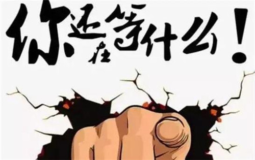 <b>小區樓下街邊擺地攤，這些小吃最火，老板都忙不過來</b>