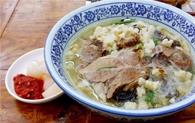 牛肉泡饃和羊肉泡饃，哪個好吃？